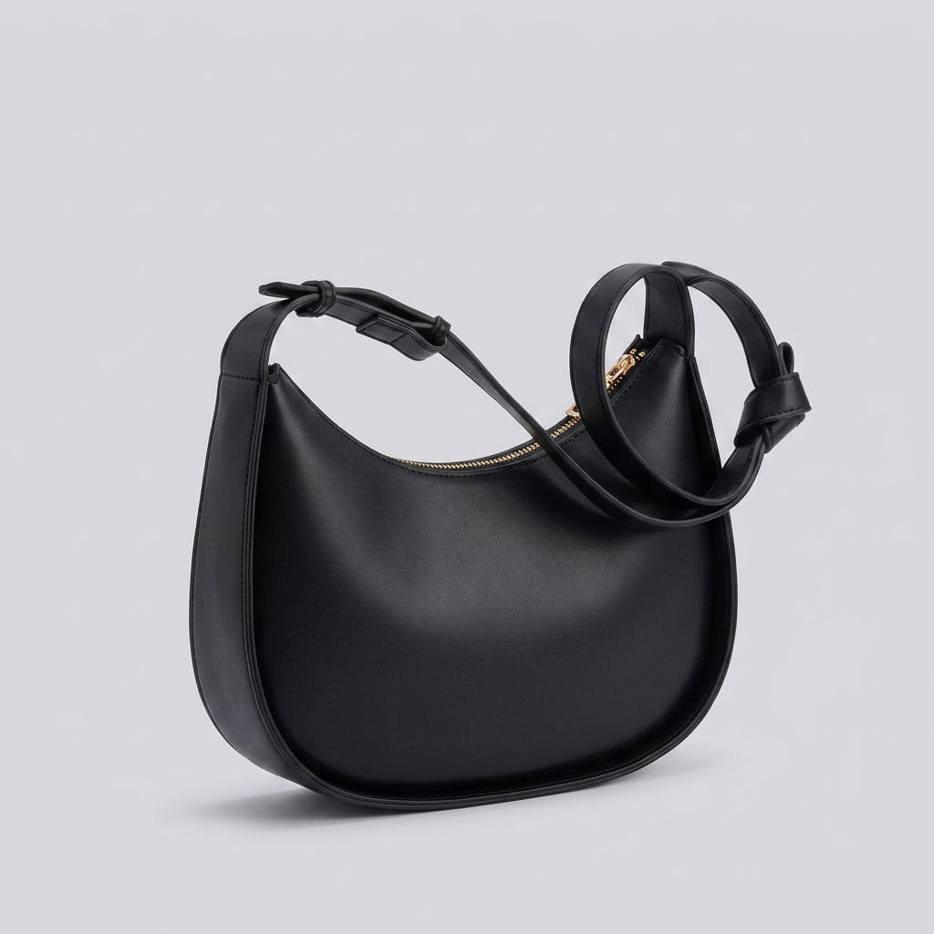 Viora | Shoulder Bag - Plus size model