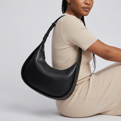 Viora | Shoulder Bag - Plus size model