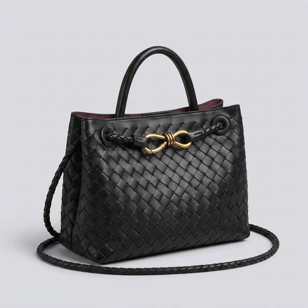 Amara Woven Bag - Plus size model