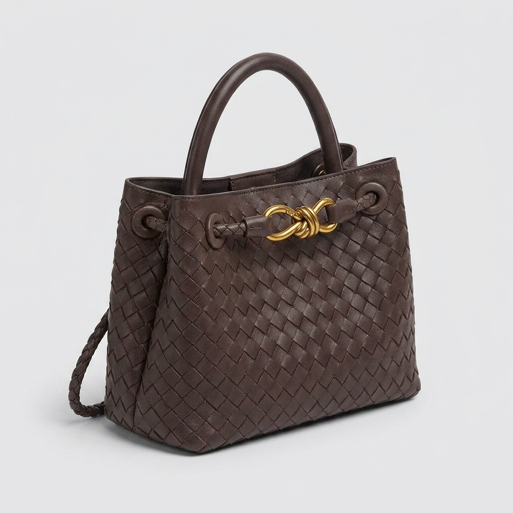 Amara Woven Bag - Plus size model