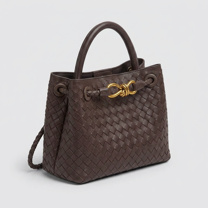 Amara Woven Bag - Plus size model