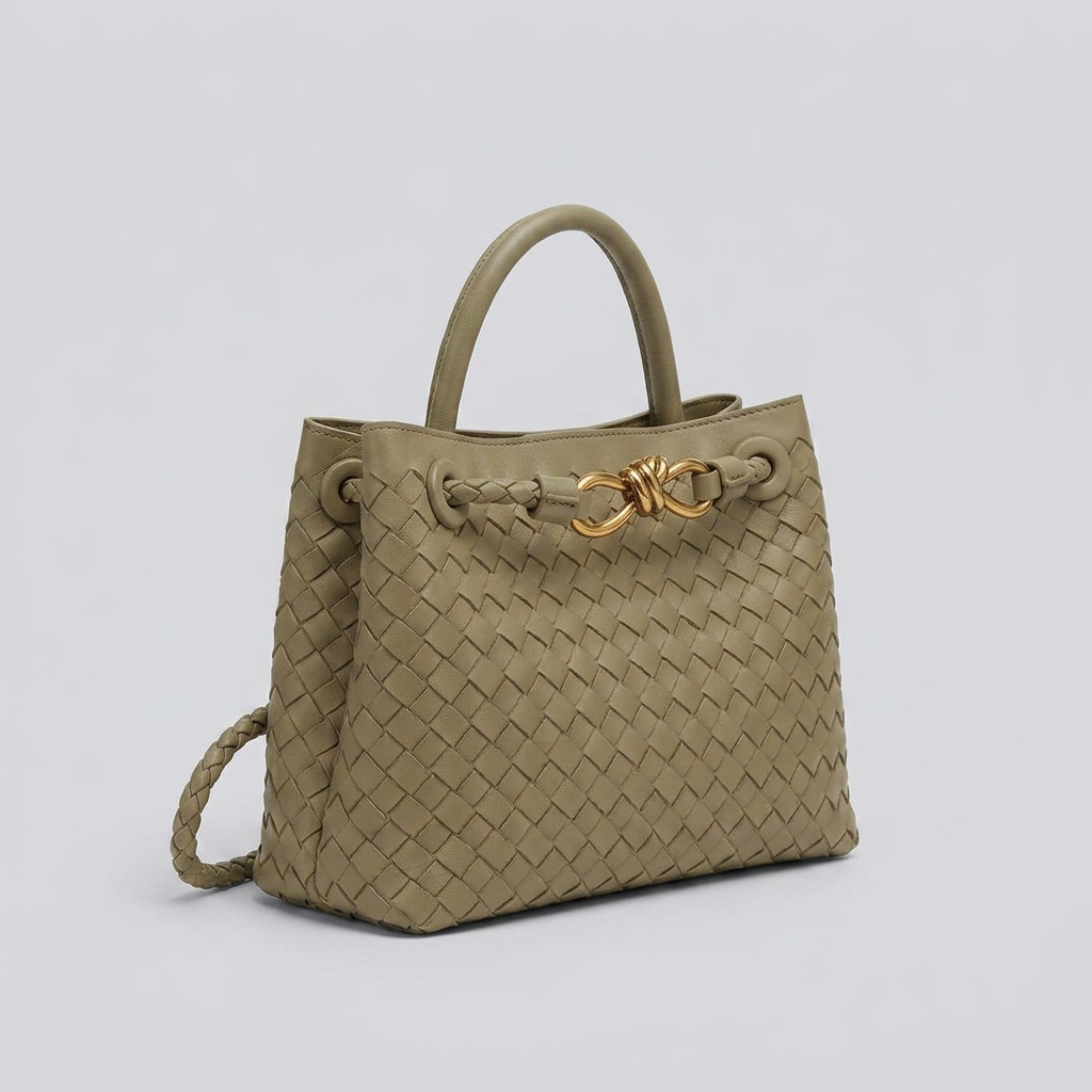 Amara Woven Bag - Plus size model