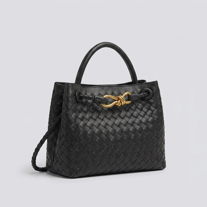 Amara Woven Bag - Plus size model