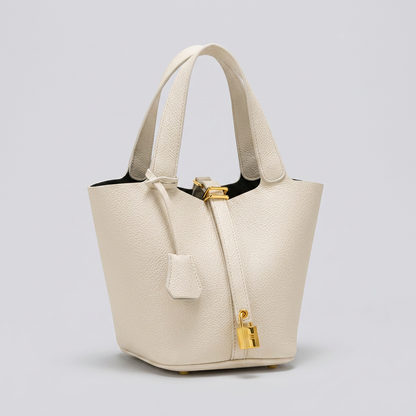 Amber Tote - Plus size model