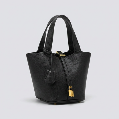 Amber Tote - Plus size model