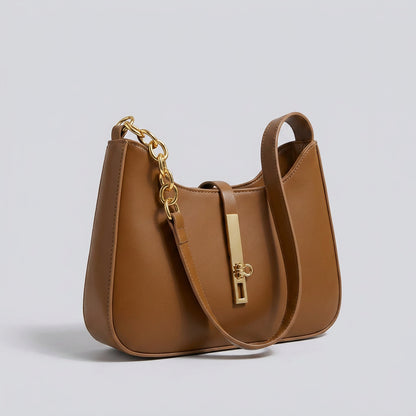 Allia | Shoulder Bag - Plus size model