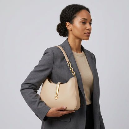 Allia | Shoulder Bag - Plus size model