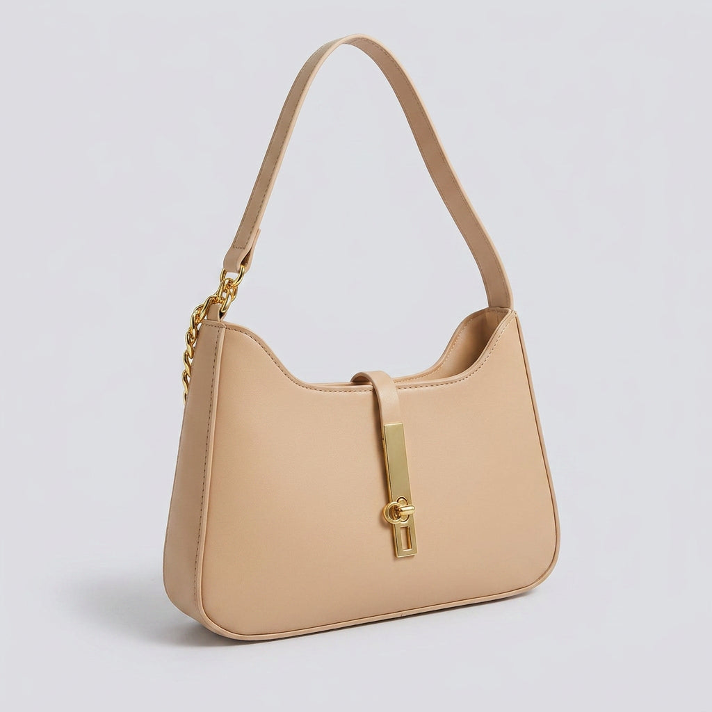 Allia | Shoulder Bag - Plus size model