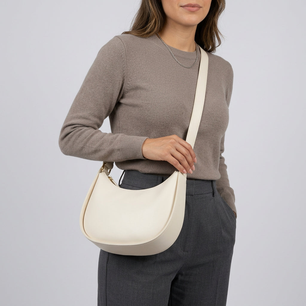 Viora | Shoulder Bag - Plus size model