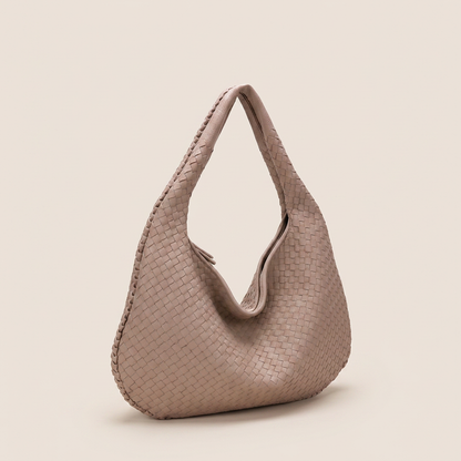 Palma | Hobo Bag - Plus size model