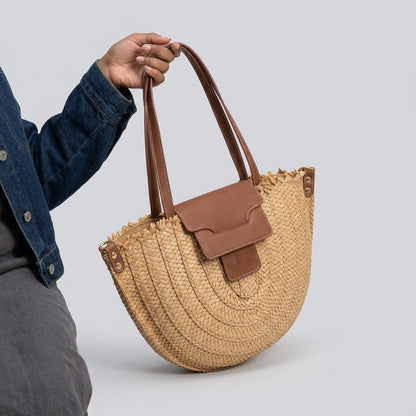 Sunny | Tote Bag - Plus size model