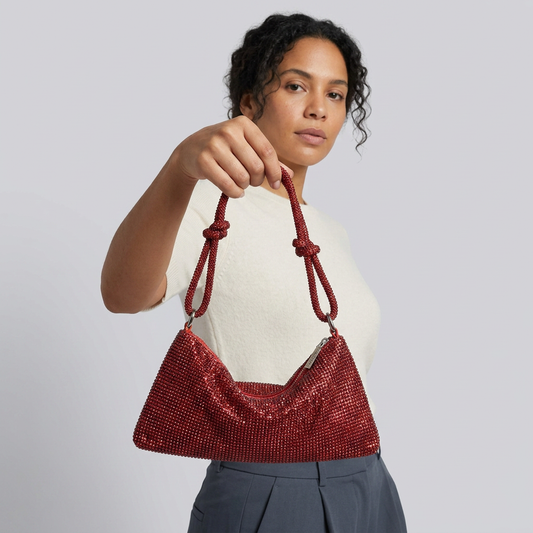 Aria Bag - Plus size model