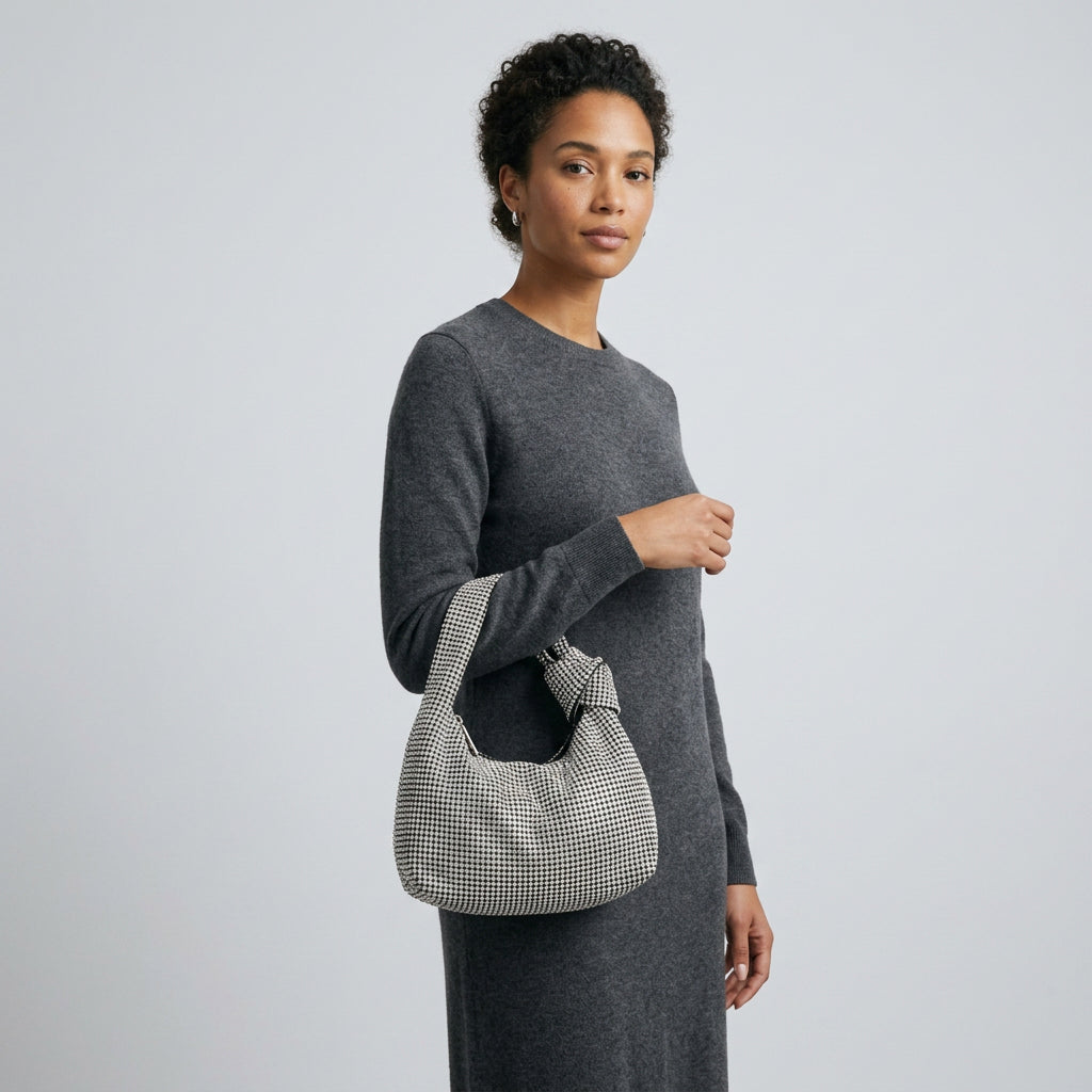 Aria Bag - Plus size model