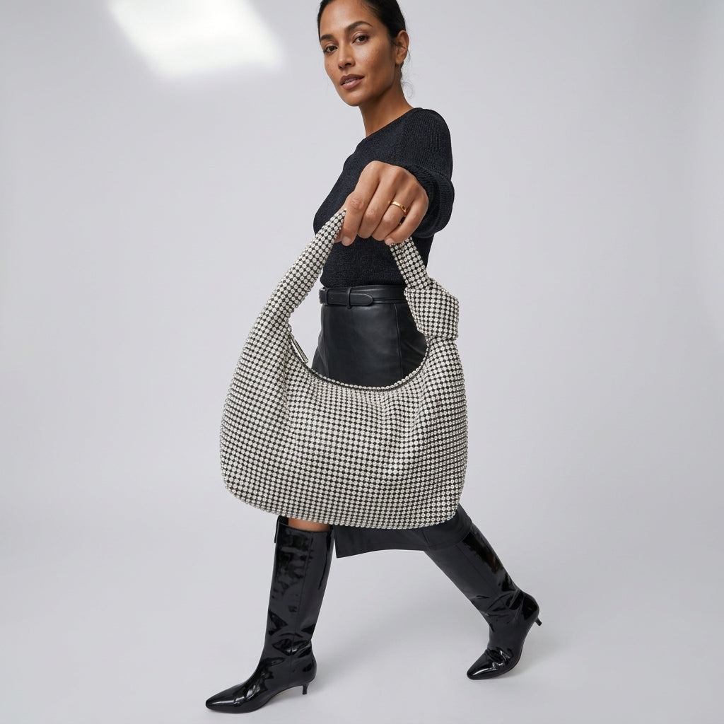 Aria Bag - Plus size model