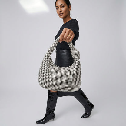 Aria Bag - Plus size model
