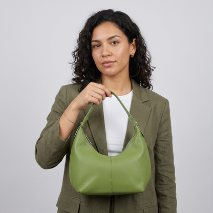 Lima | Shoulder Bag - Plus size model