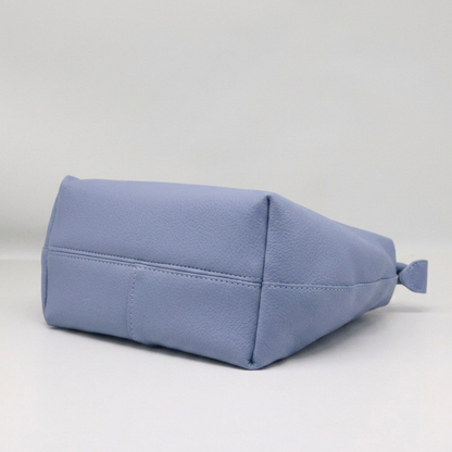 Lima | Shoulder Bag - Plus size model