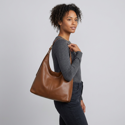 Naora | Hobo Bag - Plus size model