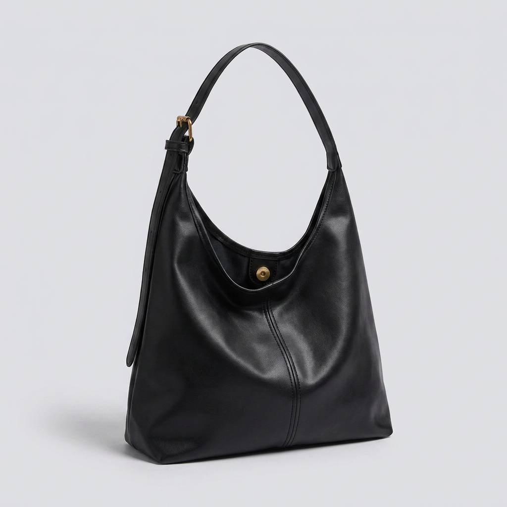 Naora | Hobo Bag - Plus size model